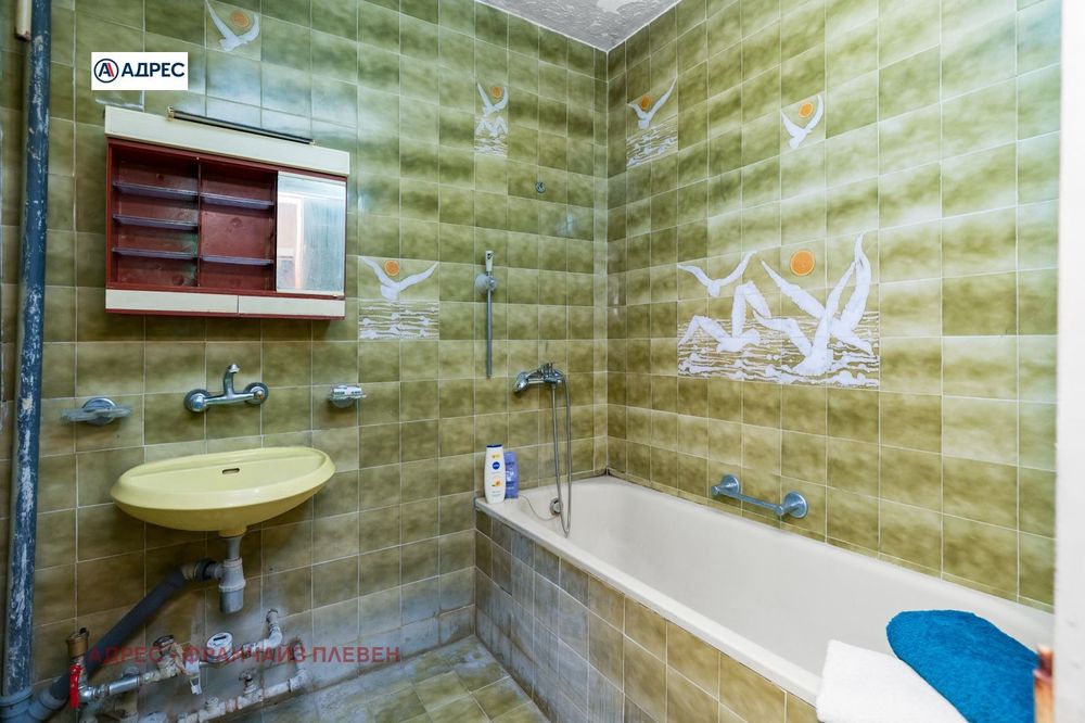 Продава се Многостаен апартамент в Плевен, 9-ти квартал - 106 кв.м за 1321 €/кв.м - Снимка #11