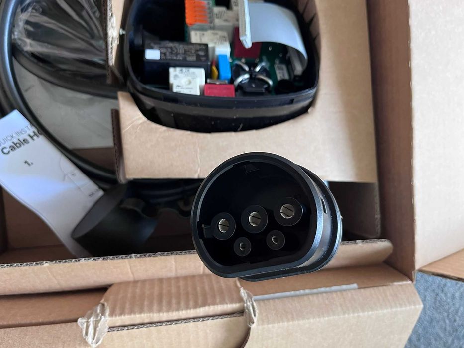 Stație de încarcare autovehicule electrice Wallbox Pulsar Plus