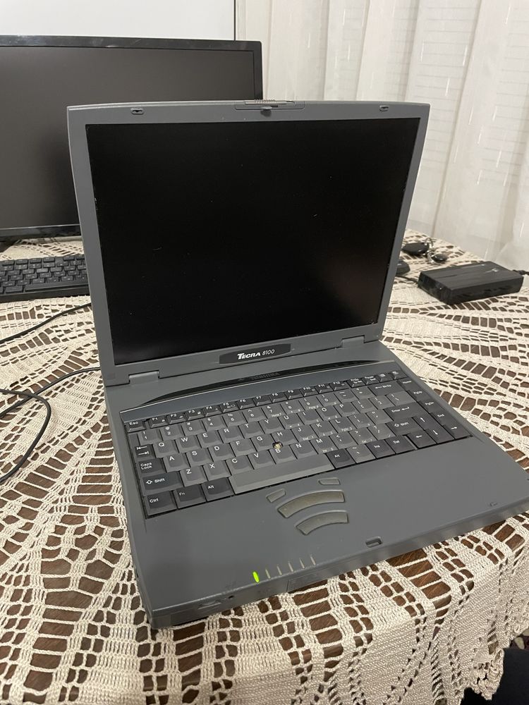 Лаптоп Toshiba Tecra 8100