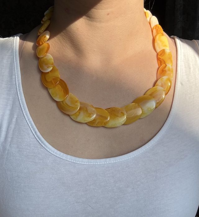 Янтарные бусы «Чешуйки»