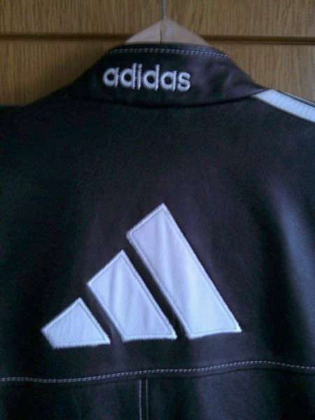 Адидас-естесвена кожа