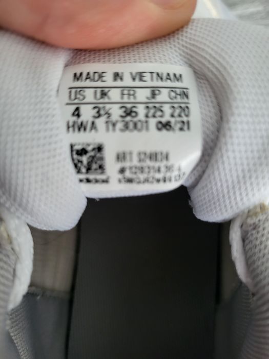 Adidasi ADIDAS, nr. 36