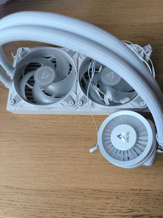 Arctic Freezer 3 AIO 240mm водно олаждане