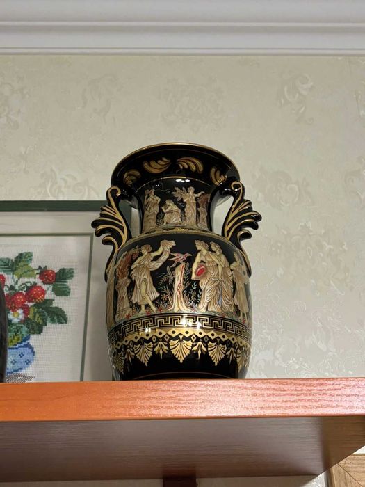 Продам вазу цвет черный б\у в отличном состоянии