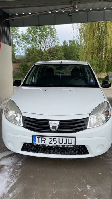 Vând Dacia Sandero 2011