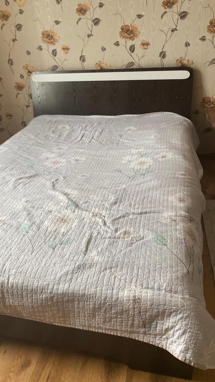 Продаю Кровать б/у