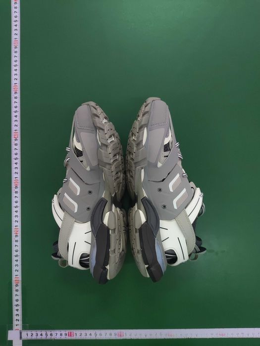 Balenciaga track grey led