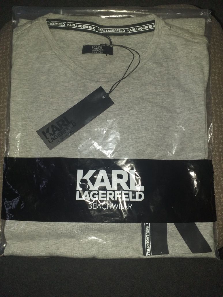Оригинална тениска на Karl Lagerfeld, M-L
Оригинална тениска на Karl