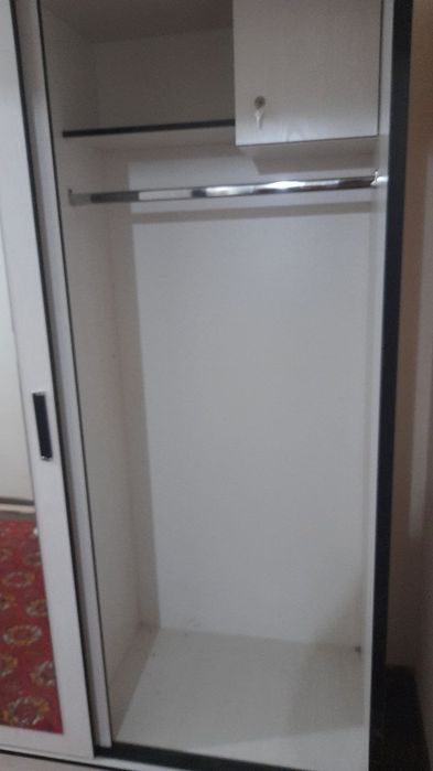 Шкаф мебель сотилади