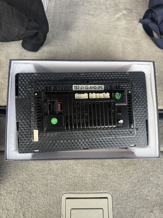 Андроид не новый но в работчем отличном состоянии !