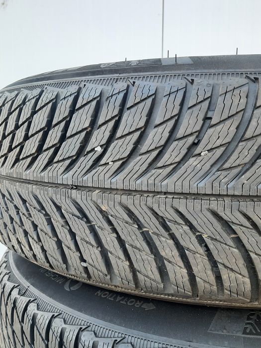 2 Броя 215/65/17 Michelin 7,5mm 2023DOT