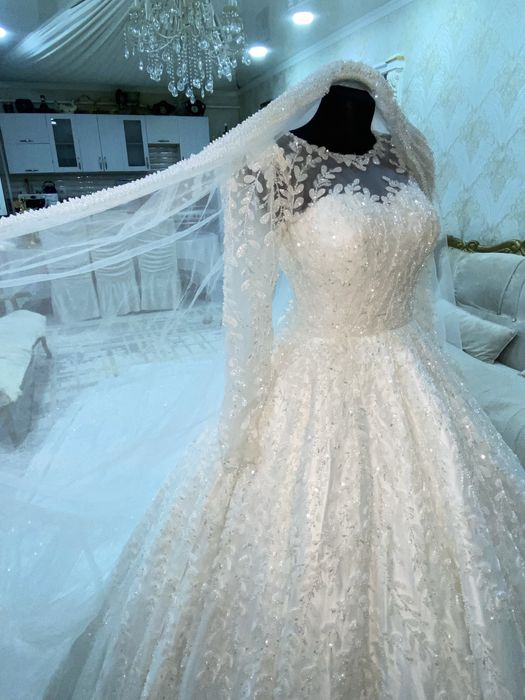 Продаю Элегантное платье для невесты