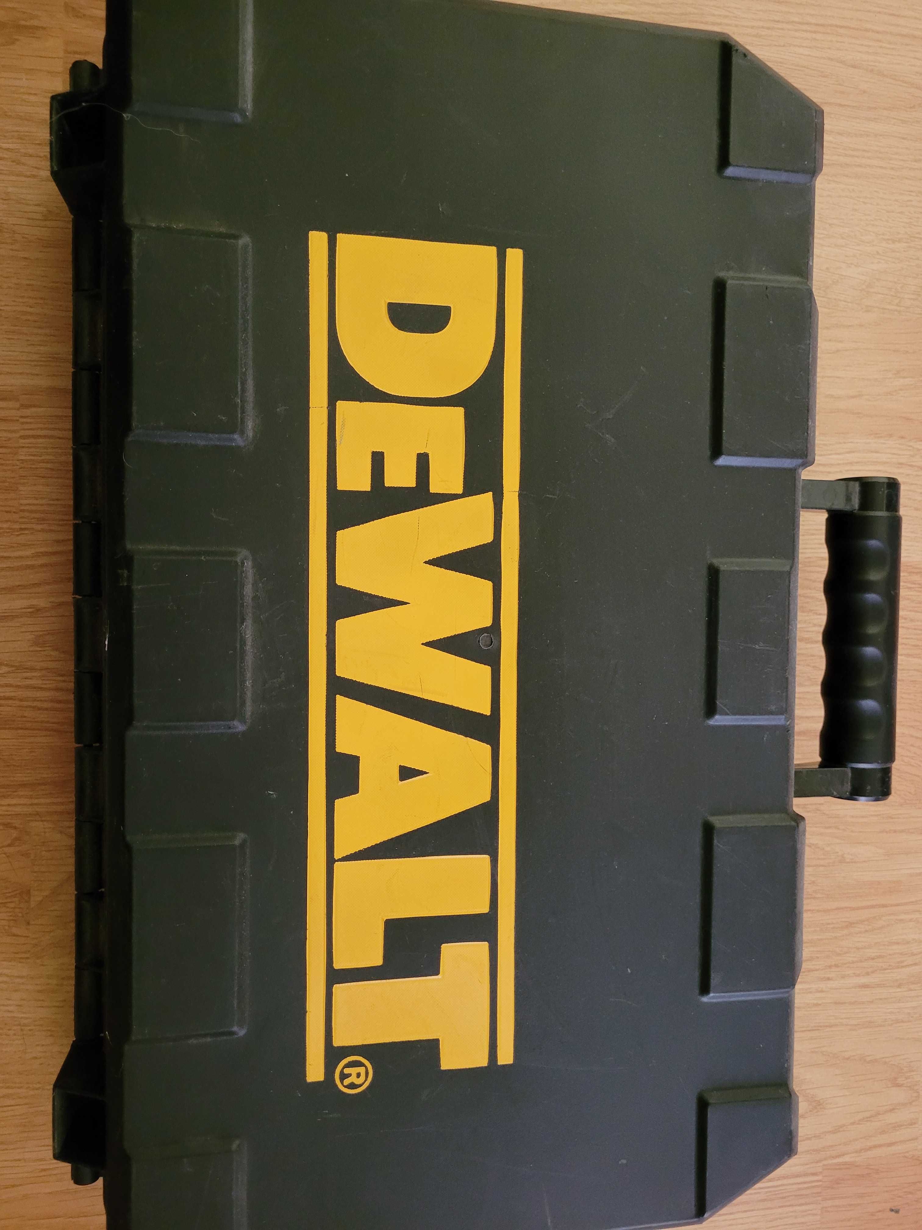 Masina de insurubat gips-carton DeWalt DW274