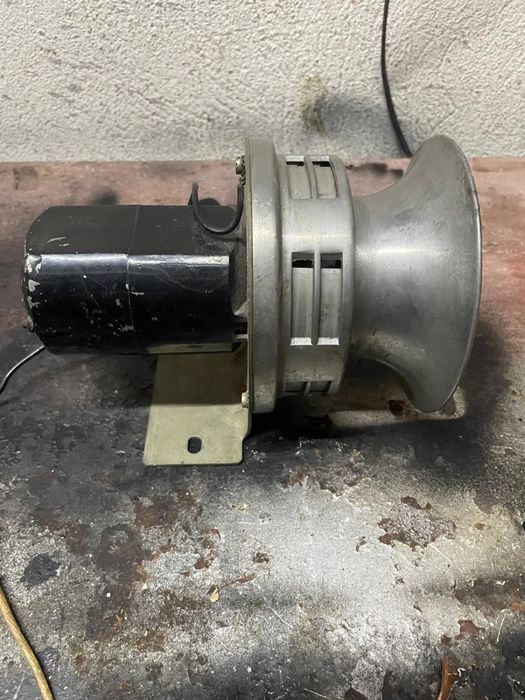 Sirena vintage ambulata sau auto politie