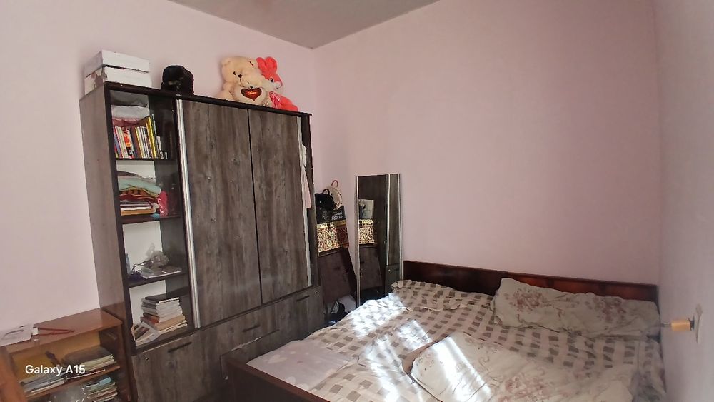 Uy, hovli-joy. Tinch osuda mahallada