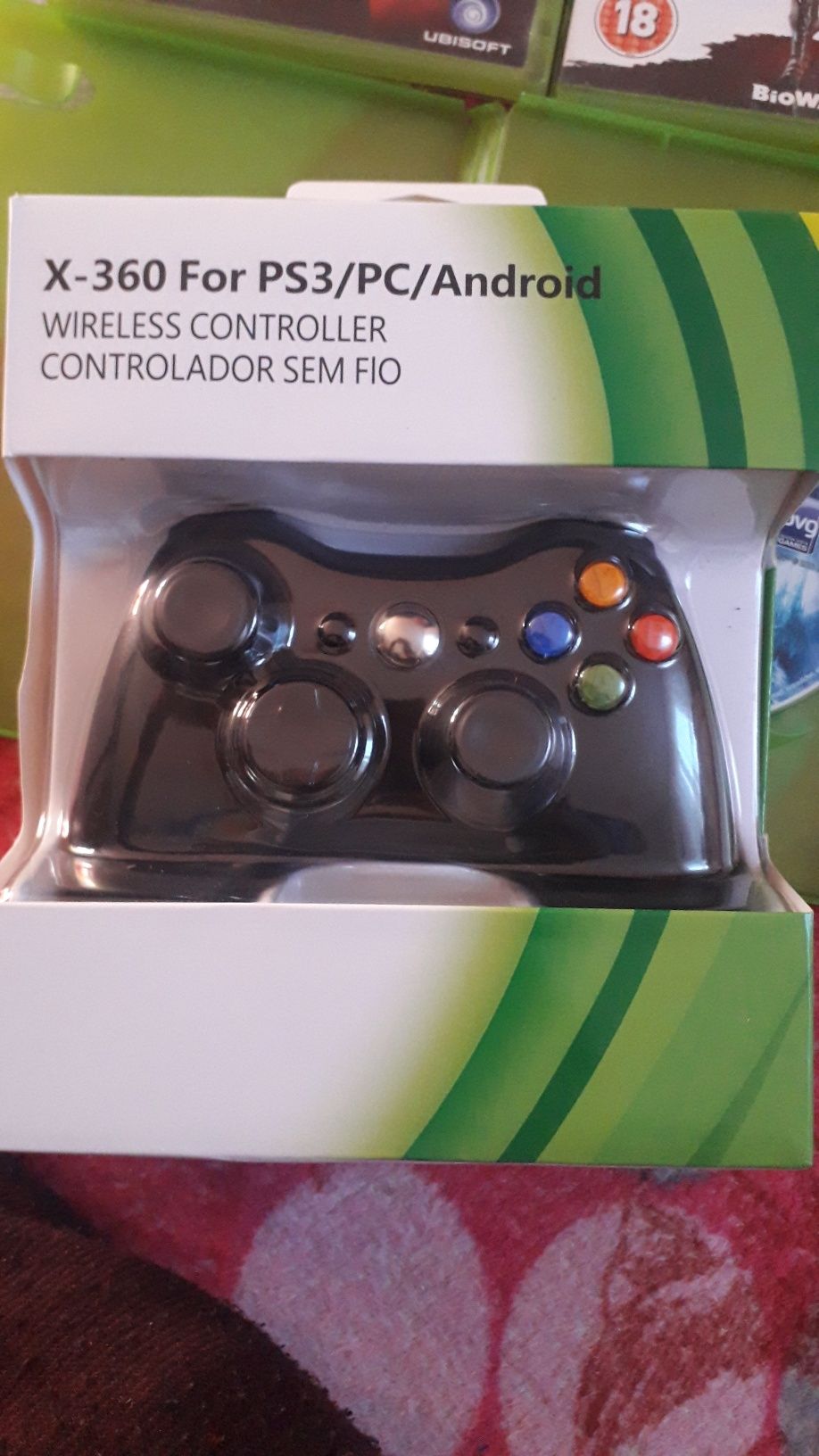 Vand xbox 360 slim cu 7 jocuri cu maneta noua sigilata