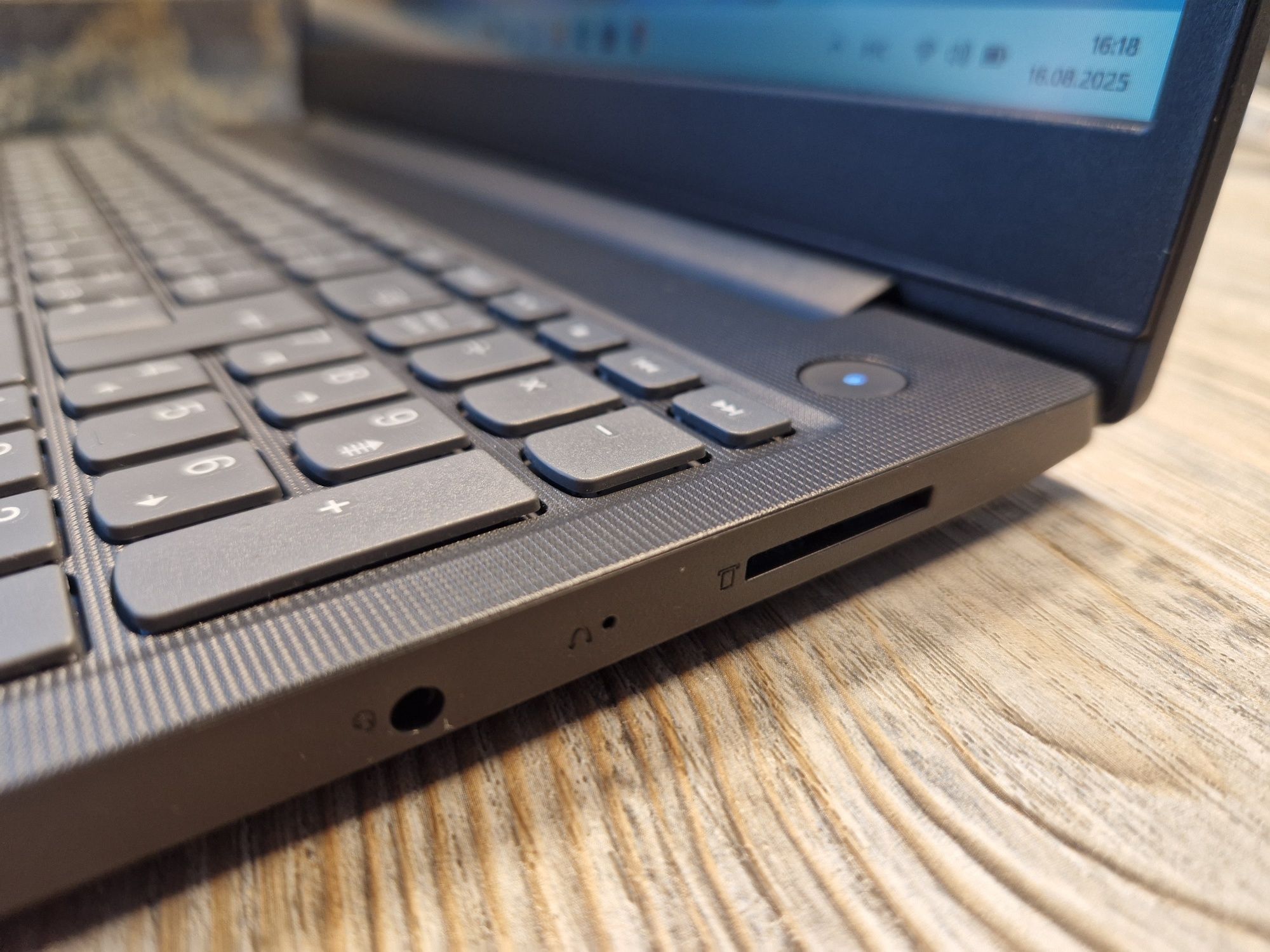 Lenovo Corei3\Состояние хорошее Idiapad3 15iil05