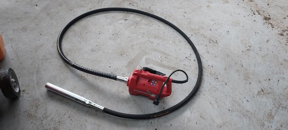 Placa compactoare/mai compactor, picamer/vibrator beton de inchiriat