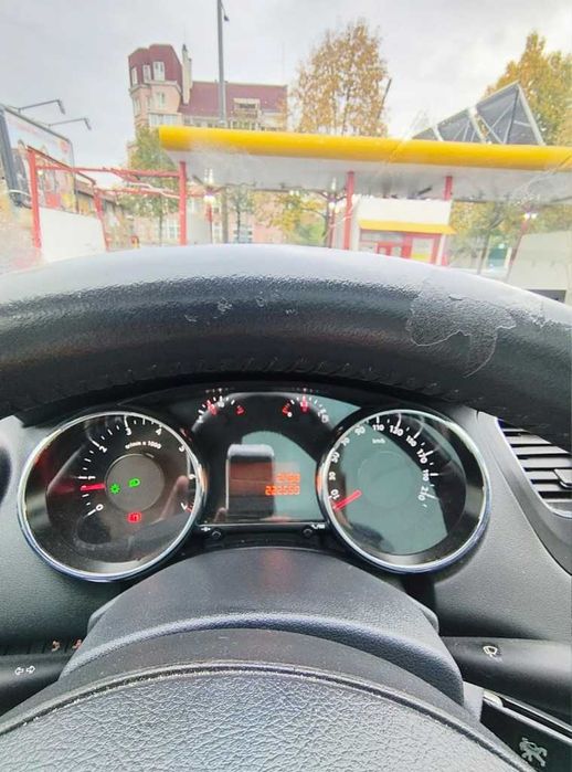 Peugeot 5008 от Нидерландия, панорамно стъкло на покрива за смяна