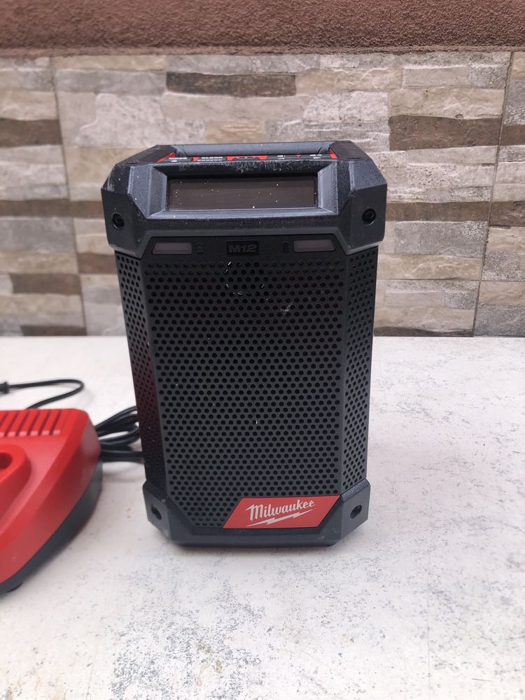 Радио – тонколона Milwaukee M12- Bluetooth