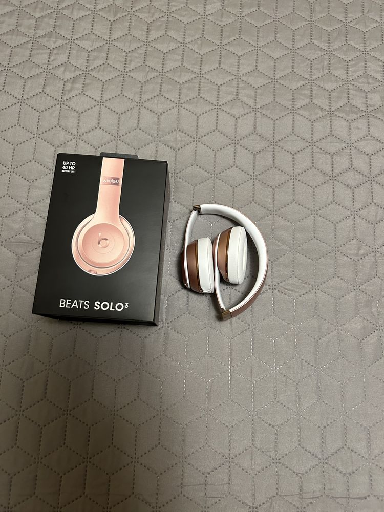 Beats solo 3 rose gold