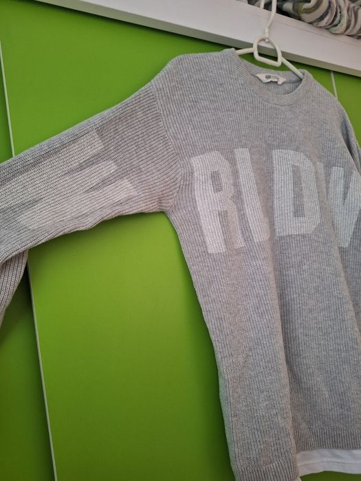 Pulover H&M, nu Zara