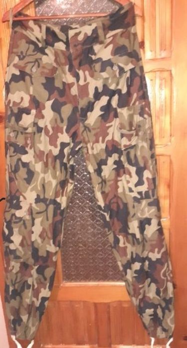 Costum camuflaj mozaic neimblanit si imblanit