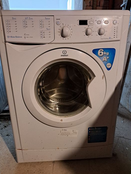 Пералня Indesit за части