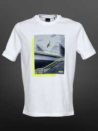 Hugo Boss Бяла Тениска Голяма Щампа 3D елементи S M L XL XXL