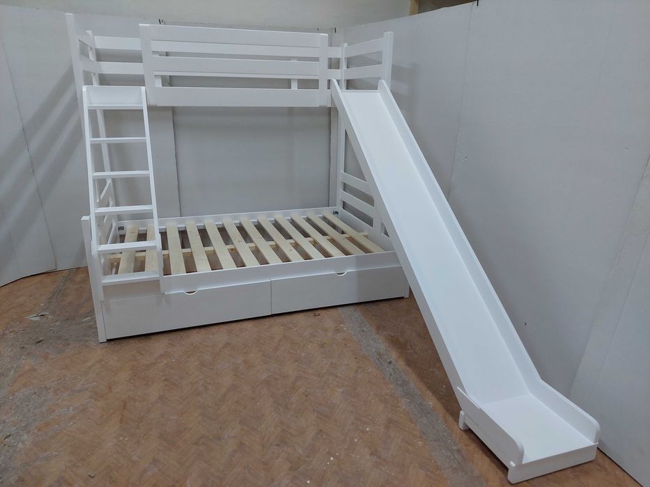 TRANSPORT GRATUIT.Pat etajat cu tobogan cod 3019