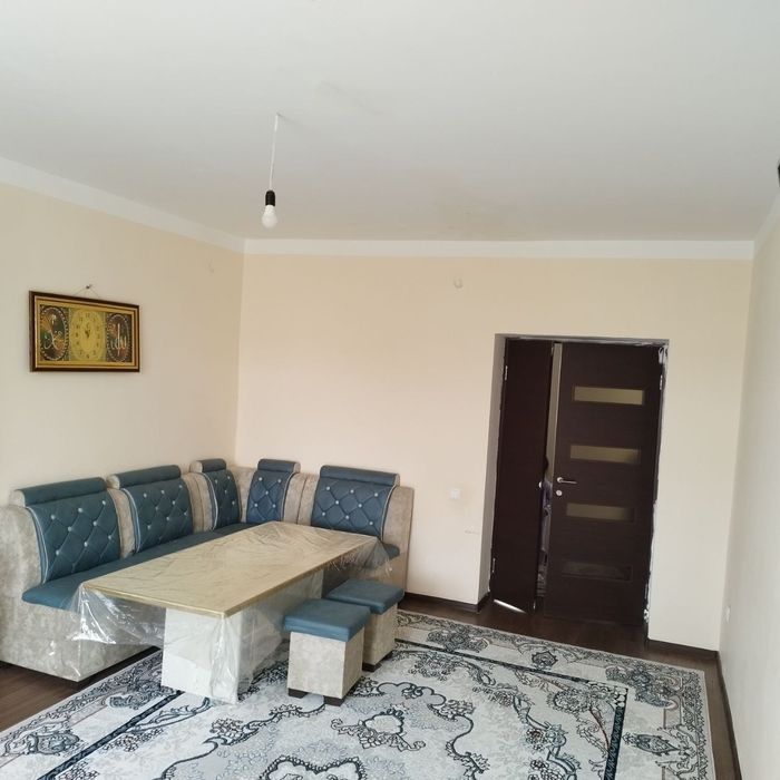 3 хонали, КИУФ олдида,