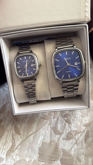 Срочно продам парные часы