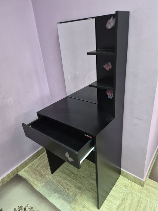 Тоалетка  за грим