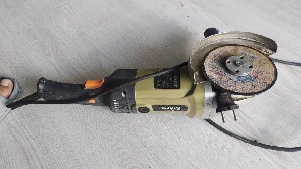 Болгарка в отличном состоянии