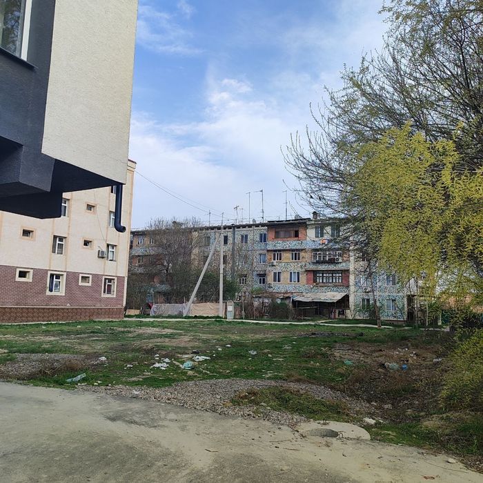 1.2 sotix  yer sotiladi