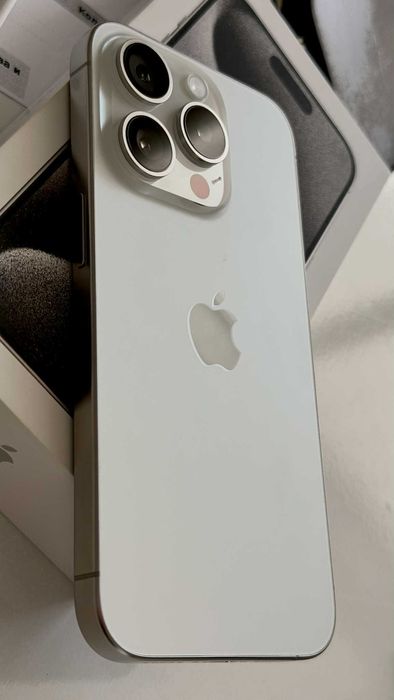 iPhone 15 Pro , 256GB , Natural Titanium
