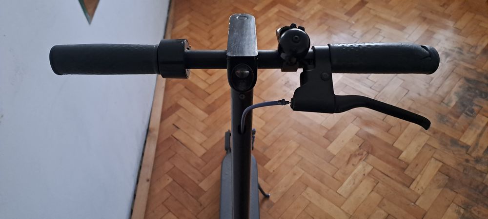 Тротинетка Xiaomi Mi 3 с нужда от нова батерия или за части.