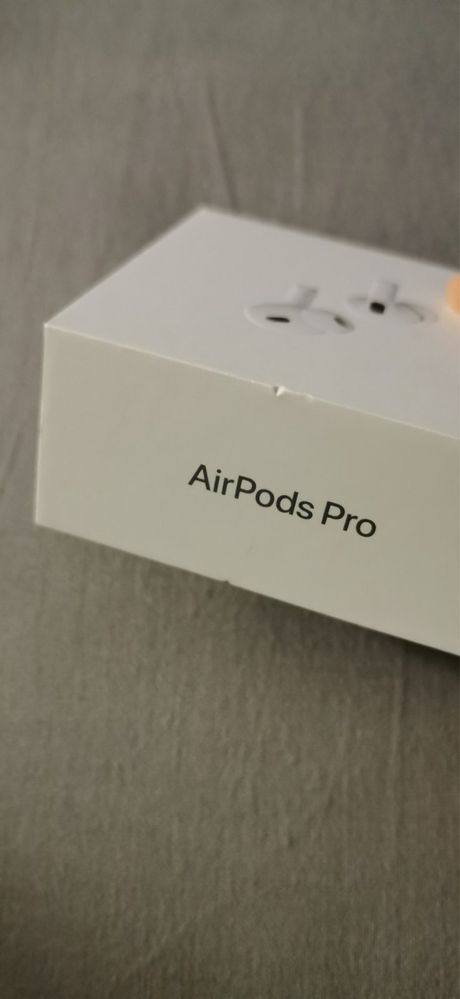 Чисто нови безжични слушалки Apple Airpods Pro (2nd Generation) - 2022