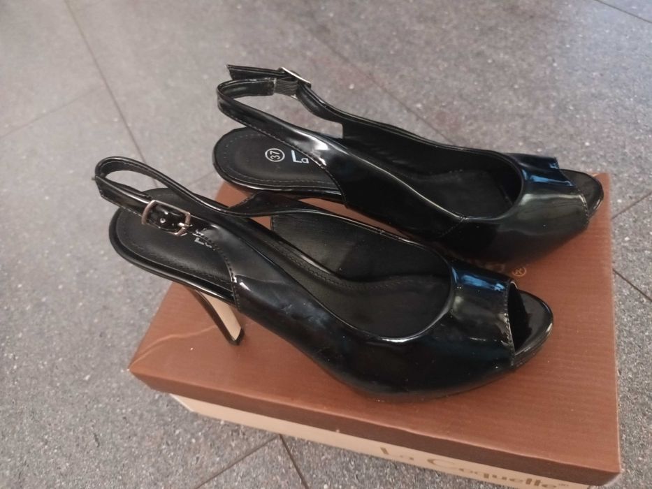 Обувки с ток или платформа 37 номер по 8 лв. чифта или 25лв. За 4те.