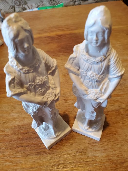 Statueta ornament alb