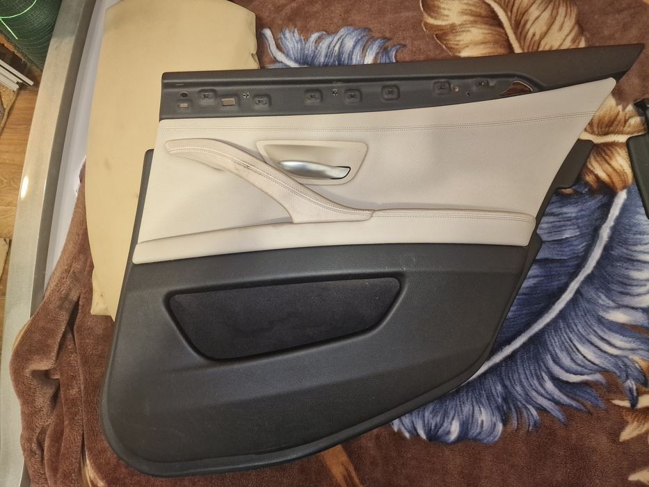 Fete usi bmw f10 Oyster sofer si una de spate pret 600 lei fix