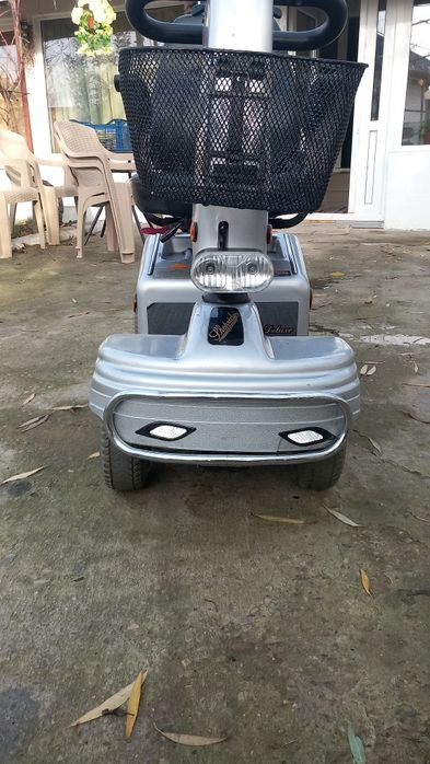 Vând cărucior  electric