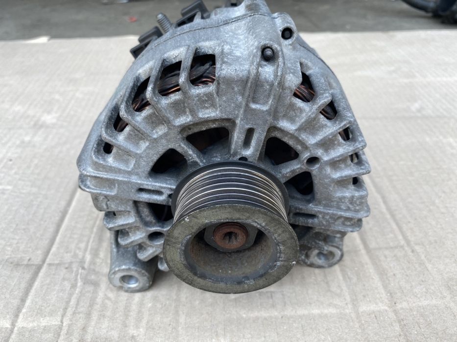 Alternator BMW Seria 3 5 7 X5 X6 / 3.0 245cp : 7807187 / 7808075