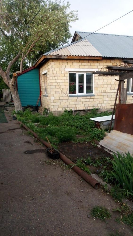Продаётся дом на два хозяина по улице Мектеп, ранее Школьная, 15-1
