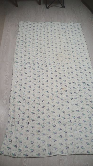 Наматрасник, ватный стеганный, б/у 2 штуки, в хорошем состоянии