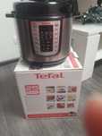 Vând Multicooker Tefal