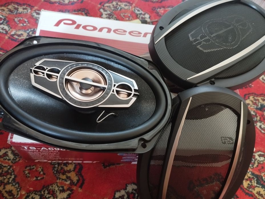 Pioneer kalonka sotiladi,xolati ideal