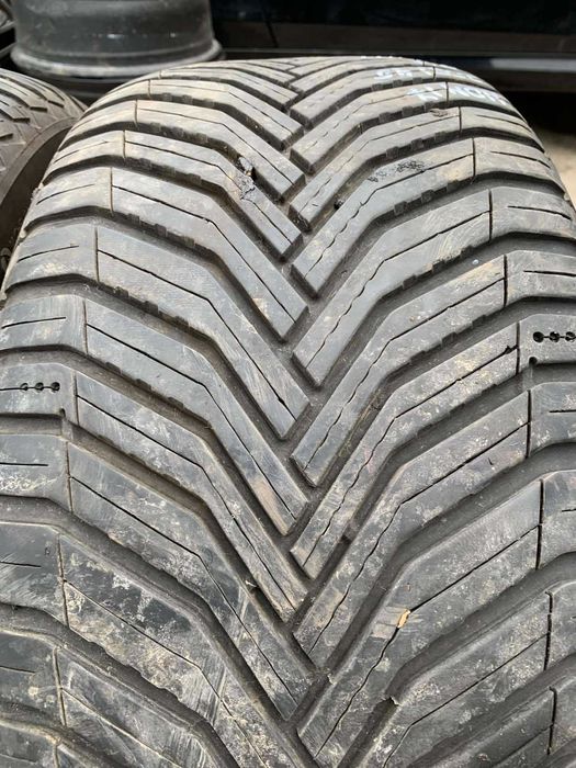 2 бр Зимни Гуми Michelin 255/45 R18 DOT 2122 грайфер 6мм ном 16