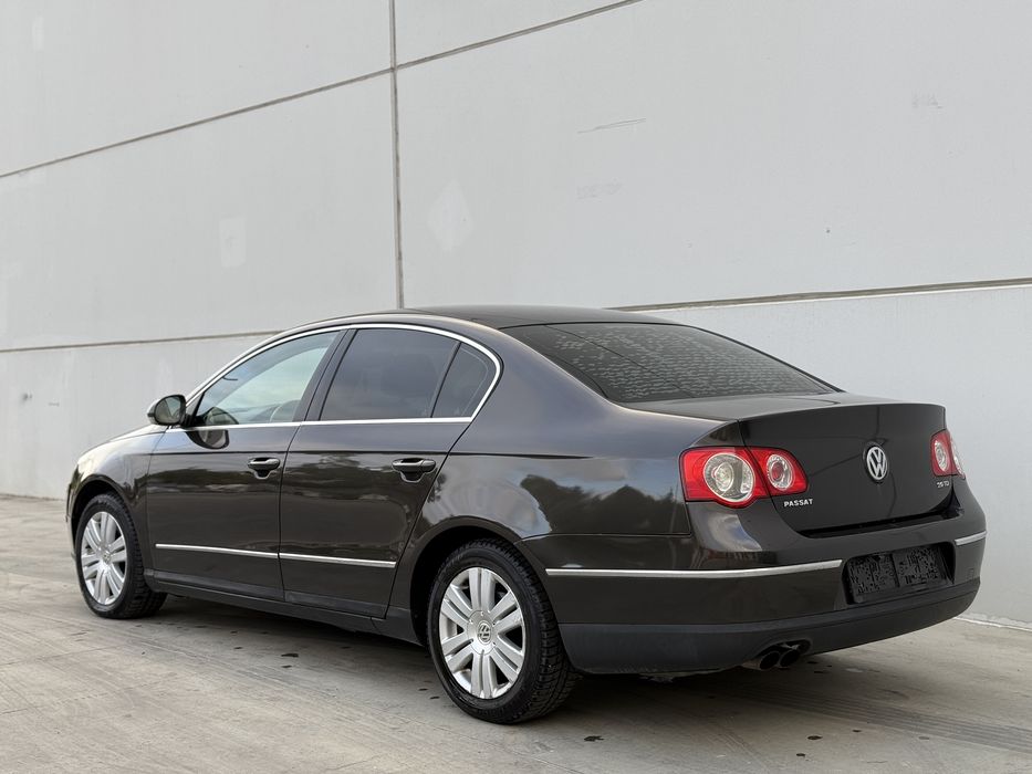 VW Passat 2.0 TDI 170 cp *** MOKKA BROWN *** HIGHLINE *** ADUS AZI