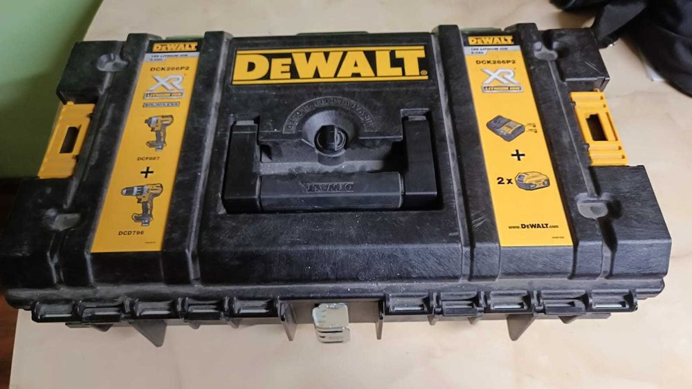 Set Dewalt Impact + Masina gaurit
